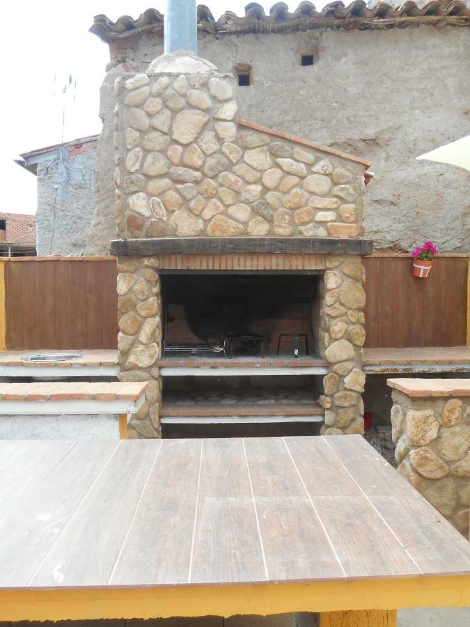 הוילה Olvés Casa Isabel מראה חיצוני תמונה